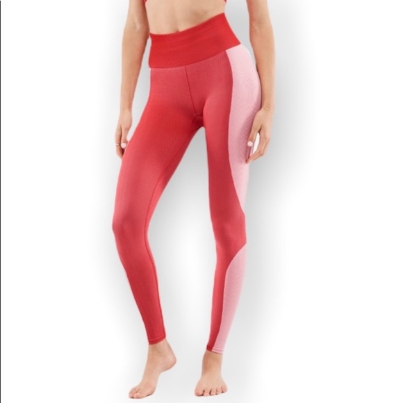 NWT FABLETICS Size M Never Worn High Waisted Rib Leggings - Picture 1 of 4